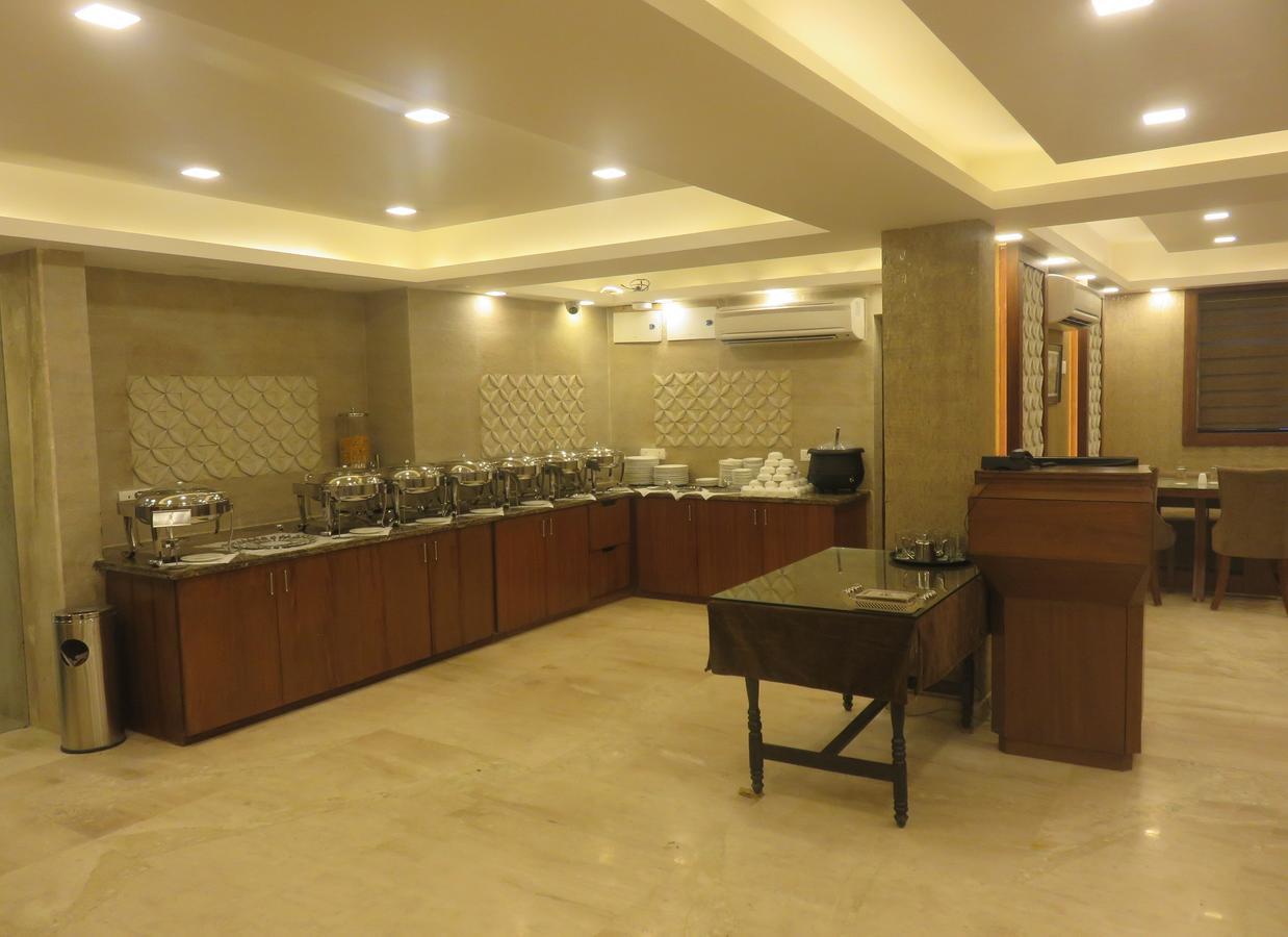 Clarks Inn Srinagar Bagian luar foto