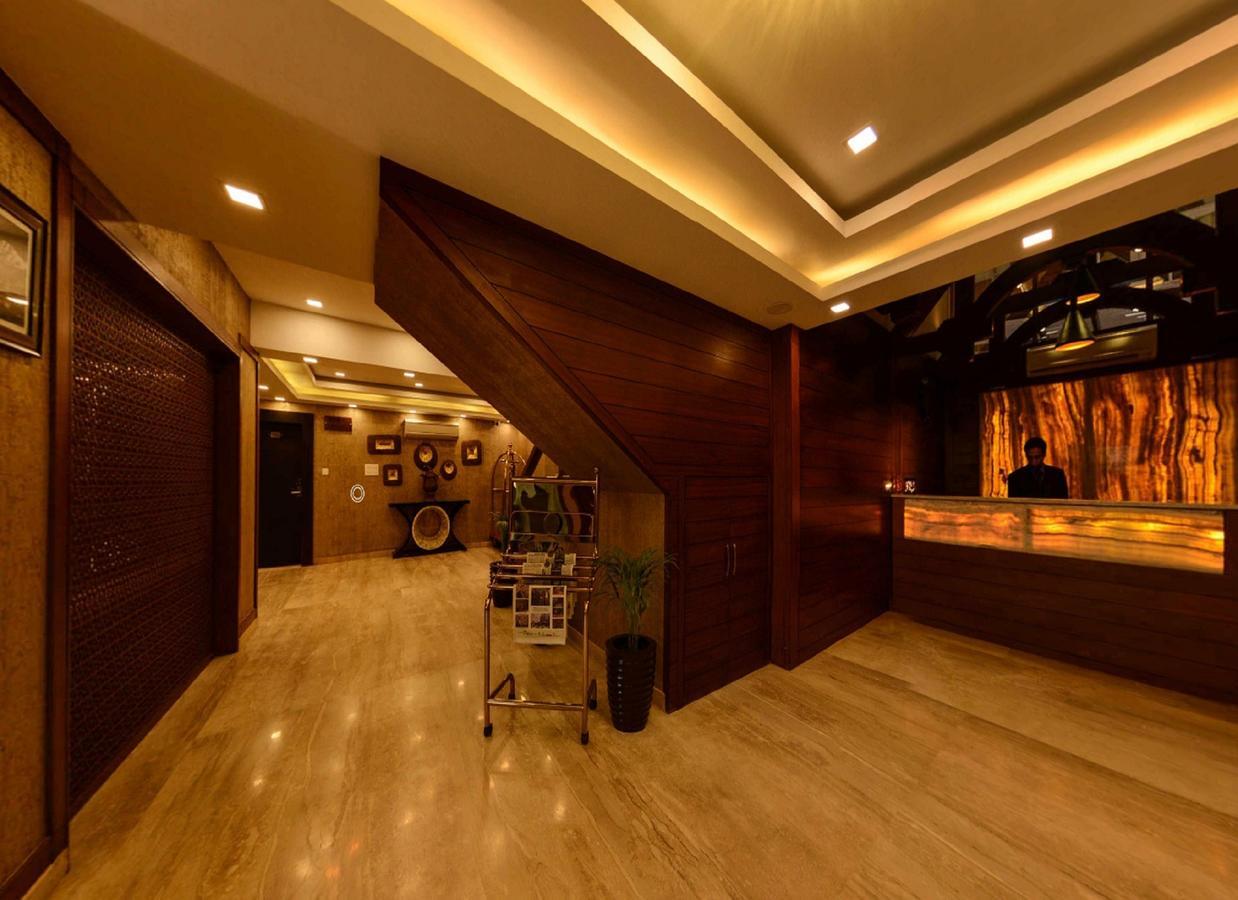 Clarks Inn Srinagar Bagian luar foto