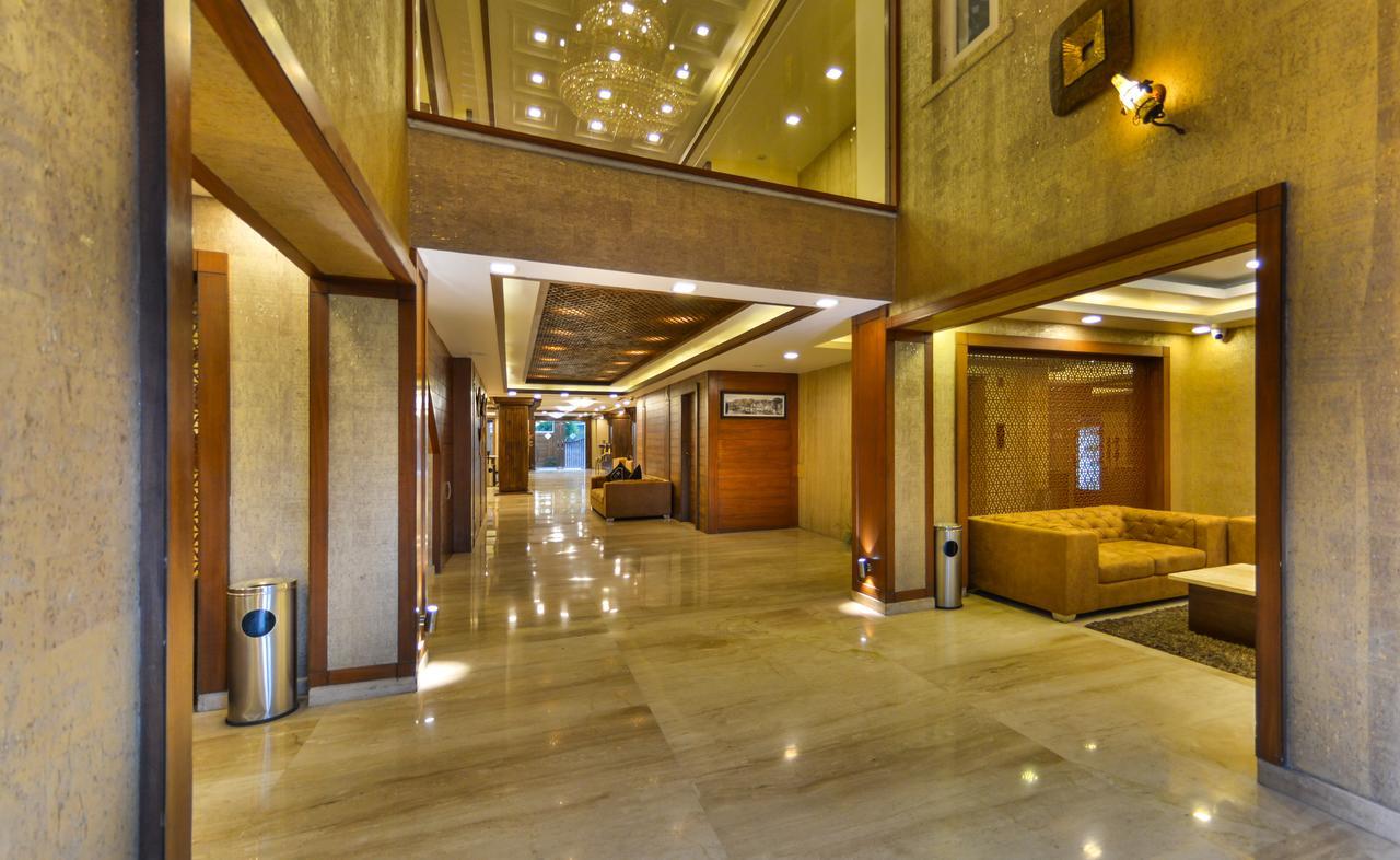 Clarks Inn Srinagar Bagian luar foto