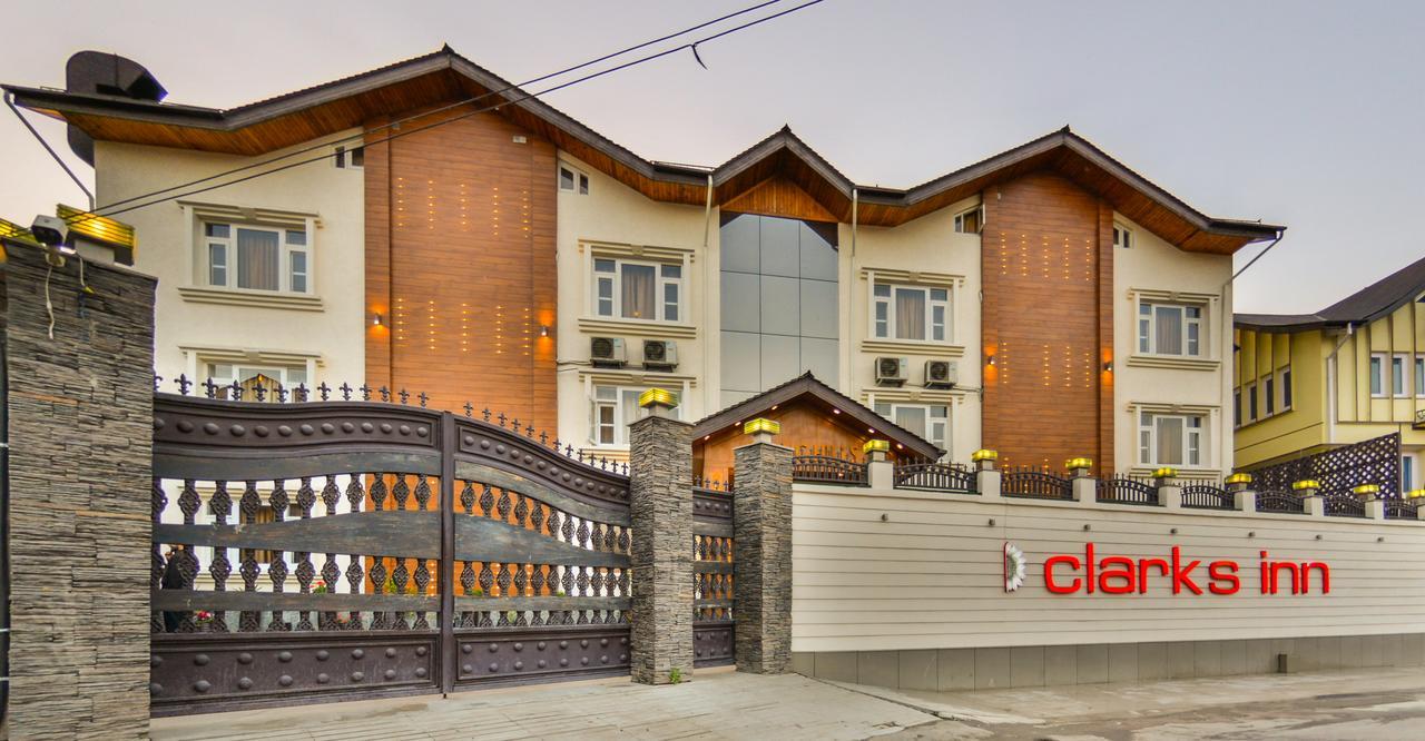 Clarks Inn Srinagar Bagian luar foto