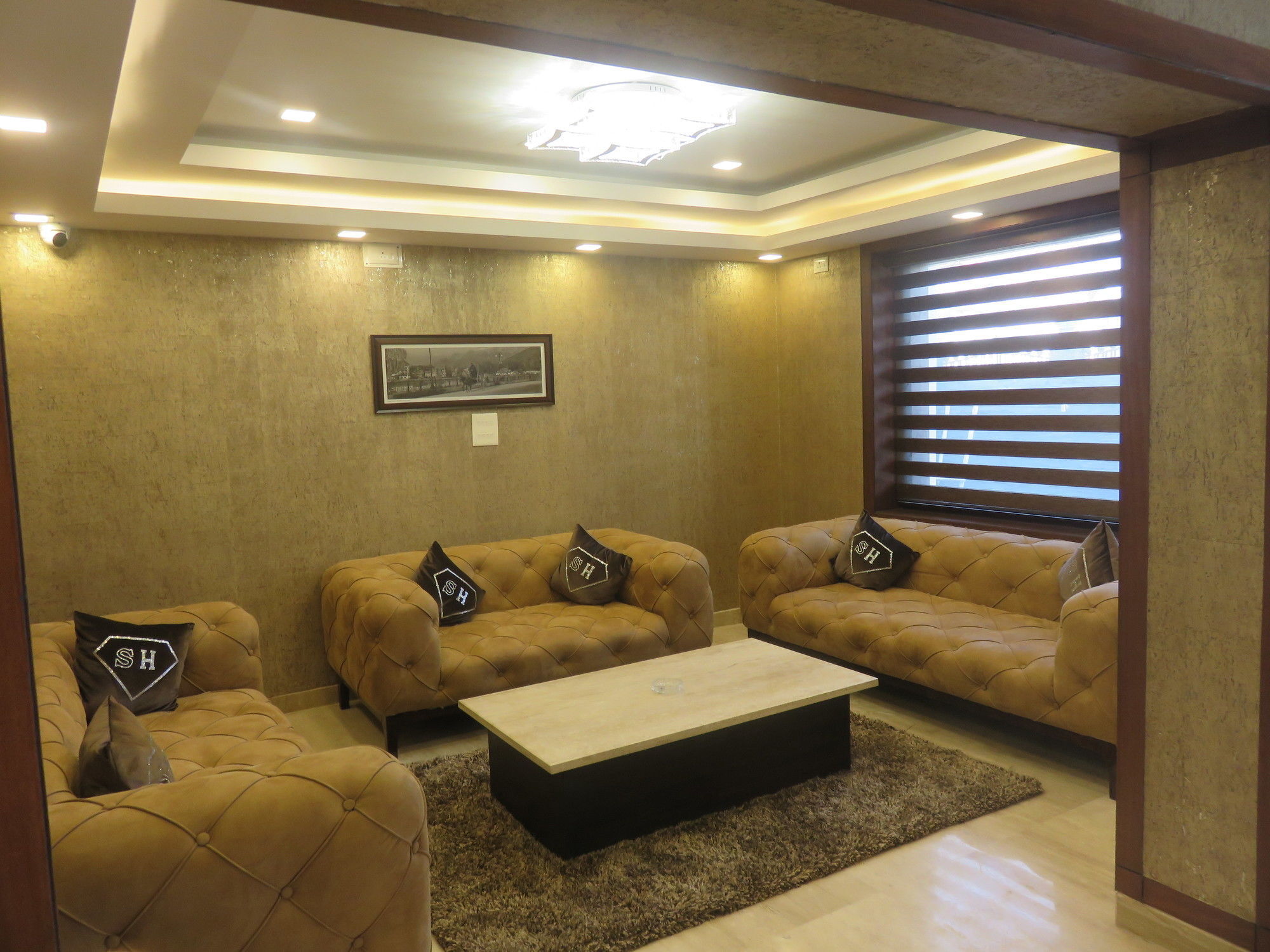 Clarks Inn Srinagar Bagian luar foto