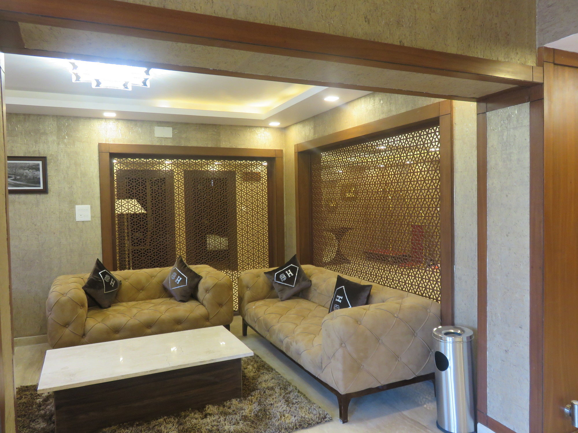 Clarks Inn Srinagar Bagian luar foto